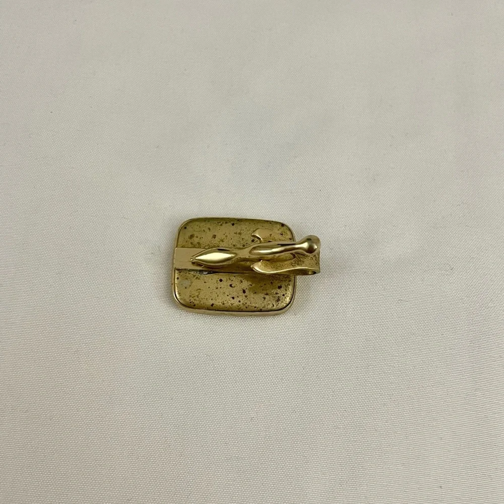 INTAGLIO 1950'S WESTERN THEMED CHUCK WAGON CUFFLINK - SINGLE Not a pair